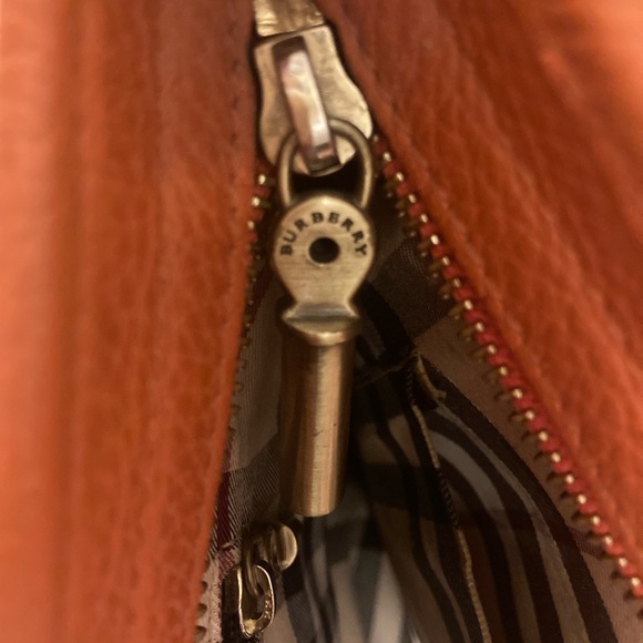 Beautiful Burberry handbag in orange pebbled leather - Picture 3 of 8